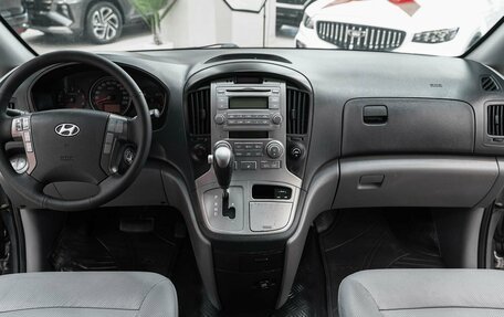 Hyundai Grand Starex Grand Starex I рестайлинг 2, 2012 год, 1 390 000 рублей, 13 фотография