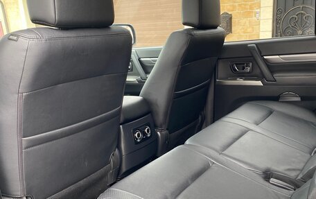 Mitsubishi Pajero IV, 2014 год, 2 995 000 рублей, 17 фотография