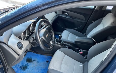 Chevrolet Cruze II, 2010 год, 550 000 рублей, 5 фотография