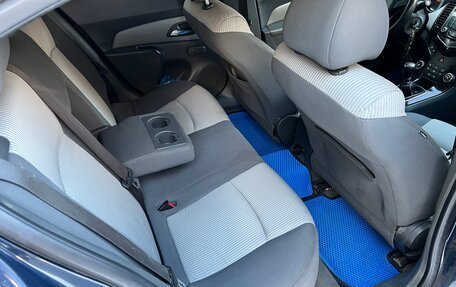 Chevrolet Cruze II, 2010 год, 550 000 рублей, 8 фотография