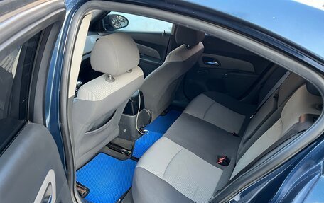 Chevrolet Cruze II, 2010 год, 550 000 рублей, 6 фотография