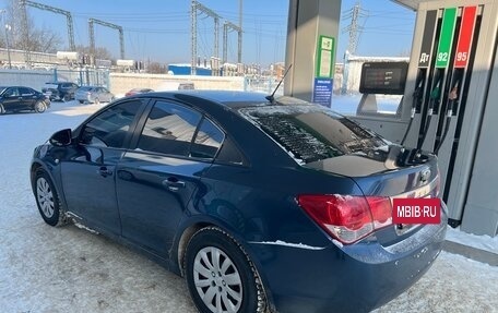 Chevrolet Cruze II, 2010 год, 550 000 рублей, 4 фотография