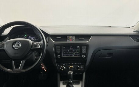 Skoda Octavia, 2017 год, 1 390 000 рублей, 5 фотография