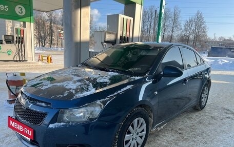 Chevrolet Cruze II, 2010 год, 550 000 рублей, 2 фотография