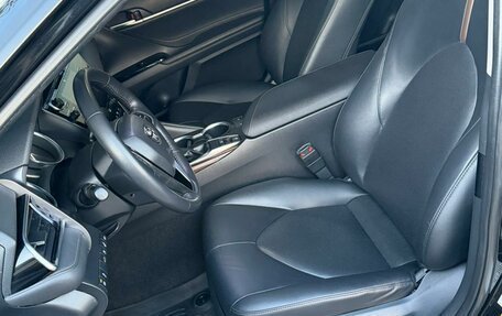 Toyota Camry, 2019 год, 2 750 000 рублей, 4 фотография