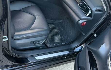 Toyota Camry, 2019 год, 2 750 000 рублей, 5 фотография