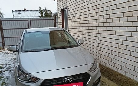 Hyundai Solaris II рестайлинг, 2018 год, 1 650 000 рублей, 1 фотография