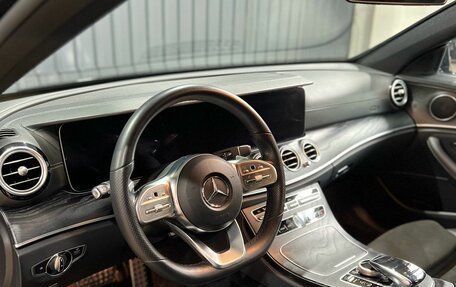 Mercedes-Benz E-Класс, 2019 год, 4 000 000 рублей, 5 фотография