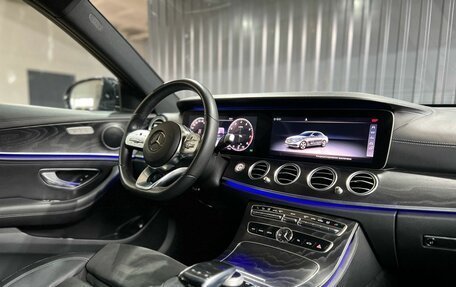 Mercedes-Benz E-Класс, 2019 год, 4 000 000 рублей, 11 фотография