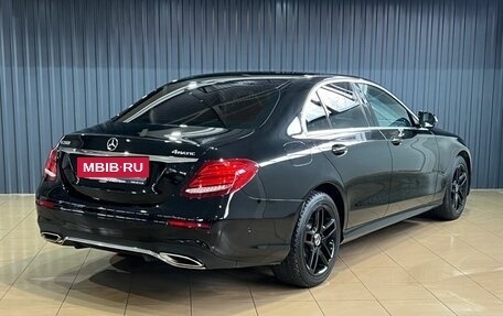 Mercedes-Benz E-Класс, 2019 год, 4 000 000 рублей, 3 фотография