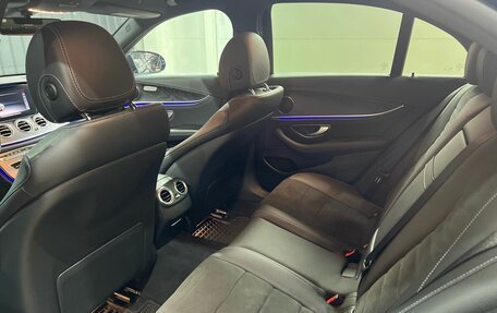 Mercedes-Benz E-Класс, 2019 год, 4 000 000 рублей, 22 фотография