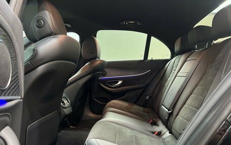 Mercedes-Benz E-Класс, 2019 год, 4 000 000 рублей, 23 фотография