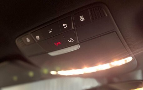 Mercedes-Benz E-Класс, 2019 год, 4 000 000 рублей, 26 фотография