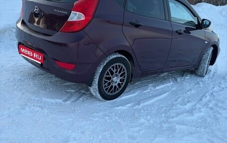 Hyundai Solaris II рестайлинг, 2012 год, 850 000 рублей, 3 фотография