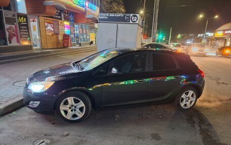 Opel Astra J, 2011 год, 720 000 рублей, 2 фотография