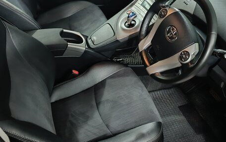 Toyota Prius, 2013 год, 1 310 000 рублей, 4 фотография