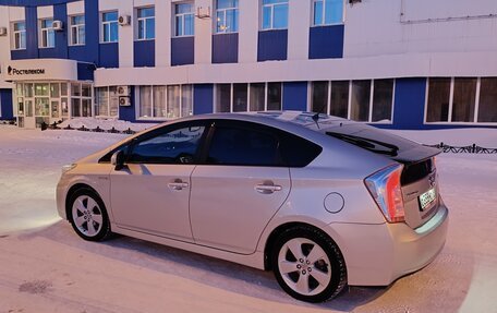 Toyota Prius, 2013 год, 1 310 000 рублей, 3 фотография