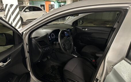 Hyundai Solaris II рестайлинг, 2021 год, 1 990 000 рублей, 9 фотография