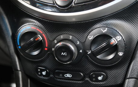 Hyundai Solaris II рестайлинг, 2013 год, 999 000 рублей, 16 фотография