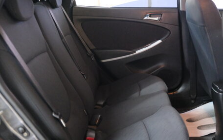 Hyundai Solaris II рестайлинг, 2013 год, 999 000 рублей, 22 фотография