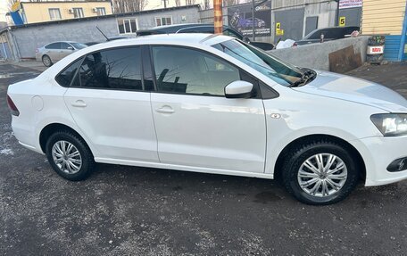 Volkswagen Polo VI (EU Market), 2012 год, 800 000 рублей, 2 фотография