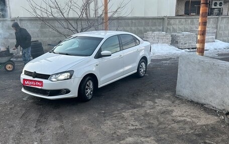 Volkswagen Polo VI (EU Market), 2012 год, 800 000 рублей, 3 фотография