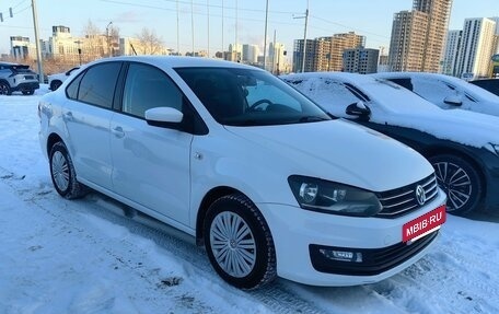 Volkswagen Polo VI (EU Market), 2016 год, 896 000 рублей, 2 фотография