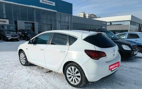 Opel Astra J, 2011 год, 646 000 рублей, 2 фотография