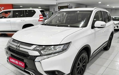 Mitsubishi Outlander III рестайлинг 3, 2019 год, 1 750 000 рублей, 1 фотография