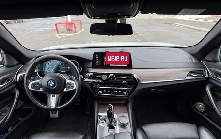 BMW 5 серия, 2018 год, 3 300 000 рублей, 13 фотография