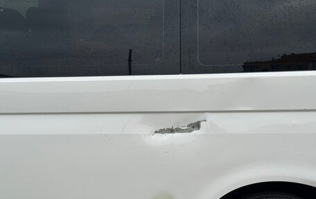 Volkswagen Caravelle T6 рестайлинг, 2018 год, 2 430 000 рублей, 8 фотография