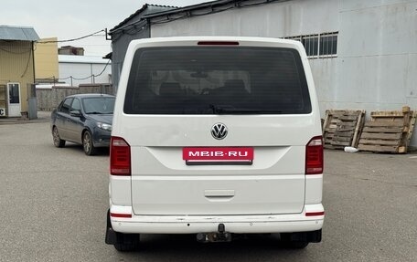 Volkswagen Caravelle T6 рестайлинг, 2018 год, 2 430 000 рублей, 4 фотография