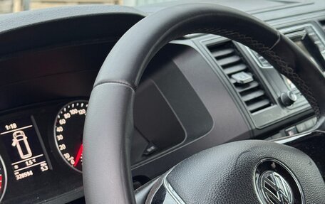 Volkswagen Caravelle T6 рестайлинг, 2018 год, 2 430 000 рублей, 10 фотография