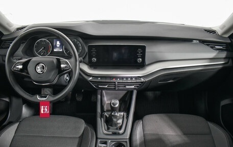 Skoda Octavia IV, 2021 год, 1 999 000 рублей, 13 фотография