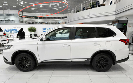 Mitsubishi Outlander III рестайлинг 3, 2019 год, 1 750 000 рублей, 10 фотография