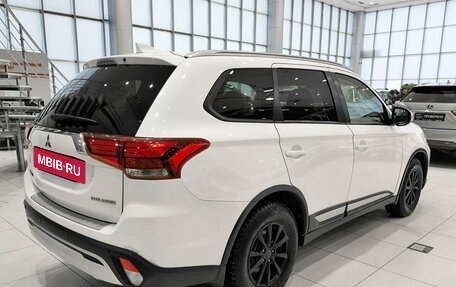 Mitsubishi Outlander III рестайлинг 3, 2019 год, 1 750 000 рублей, 6 фотография