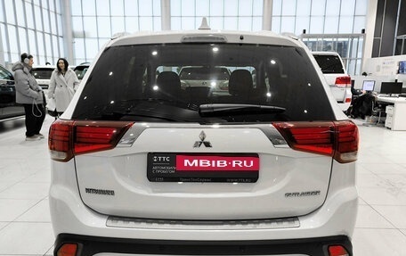 Mitsubishi Outlander III рестайлинг 3, 2019 год, 1 750 000 рублей, 7 фотография