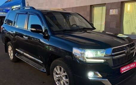 Toyota Land Cruiser 200, 2016 год, 5 700 000 рублей, 3 фотография