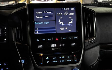 Toyota Land Cruiser 200, 2016 год, 5 700 000 рублей, 10 фотография