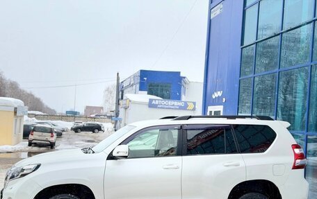 Toyota Land Cruiser Prado 150 рестайлинг 2, 2013 год, 3 070 000 рублей, 6 фотография
