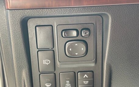 Toyota Land Cruiser Prado 150 рестайлинг 2, 2013 год, 3 070 000 рублей, 19 фотография