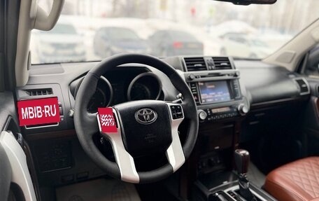 Toyota Land Cruiser Prado 150 рестайлинг 2, 2013 год, 3 070 000 рублей, 15 фотография