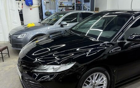 Toyota Camry, 2020 год, 3 200 000 рублей, 2 фотография