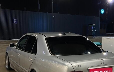 Mercedes-Benz E-Класс, 2000 год, 560 000 рублей, 3 фотография