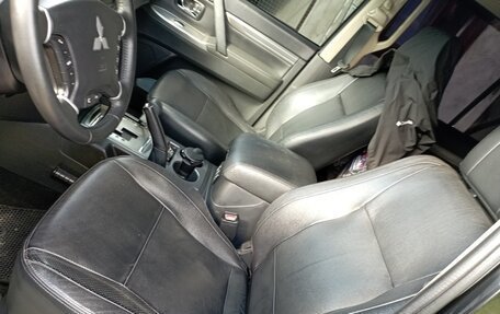 Mitsubishi Pajero IV, 2012 год, 2 570 000 рублей, 5 фотография