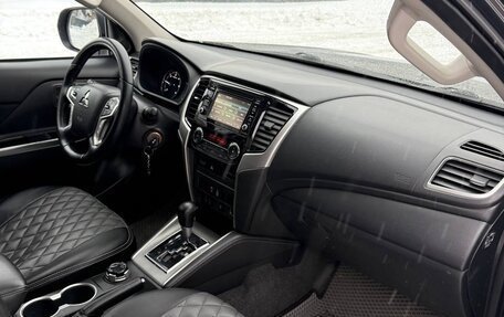 Mitsubishi L200 IV рестайлинг, 2019 год, 3 300 000 рублей, 15 фотография