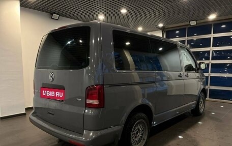 Volkswagen Caravelle T5, 2010 год, 1 650 000 рублей, 3 фотография