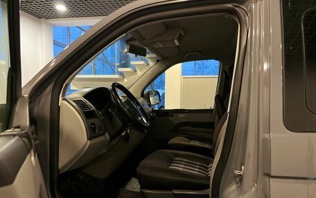 Volkswagen Caravelle T5, 2010 год, 1 650 000 рублей, 14 фотография