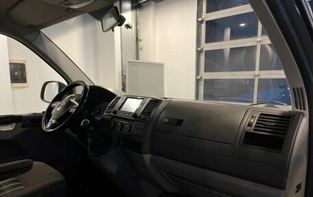 Volkswagen Caravelle T5, 2010 год, 1 650 000 рублей, 12 фотография