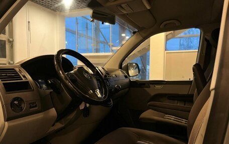 Volkswagen Caravelle T5, 2010 год, 1 650 000 рублей, 18 фотография